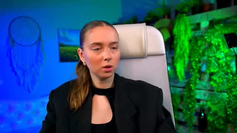 Snapshot of jennifergraces chatting on February 24, 7:23 pm Jennifer online show from February 24, 7:23 pm