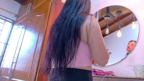 Snapshot of jennifervega1 chatting on April 7, 8:53 pm Jennifer vega online show from April 7, 8:53 pm