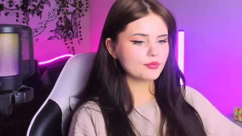 Snapshot of jenniferwandis77 chatting on December 1, 7:36 pm Jenni online show from December 1, 7:36 pm