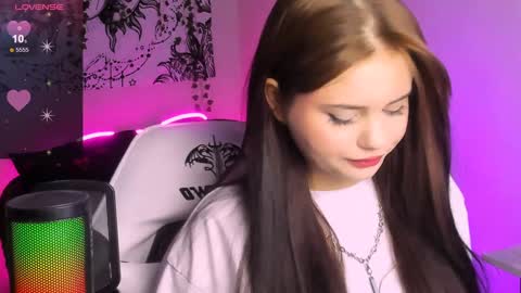 Snapshot of jenniferwandis77 chatting on December 13, 3:32 pm Jenni online show from December 13, 3:32 pm