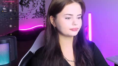 Snapshot of jenniferwandis77 chatting on December 14, 12:12 pm Jenni online show from December 14, 12:12 pm