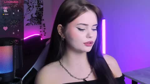 Snapshot of jenniferwandis77 chatting on December 16, 6:32 am Jenni online show from December 16, 6:32 am