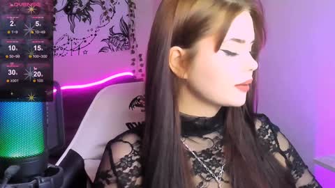 Snapshot of jenniferwandis77 chatting on December 18, 8:20 am Jenni online show from December 18, 8:20 am