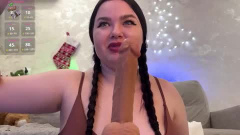 Mila online show from December 11, 5:15 pm