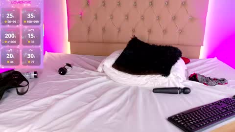 jenny__lawrence online show from March 7, 8:55 am