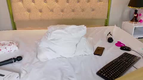 Snapshot of jenny__lawrence chatting on July 17, 12:06 am jenny__lawrence online show from July 17, 12:06 am