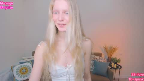 Snapshot of jenny_ames chatting on February 8, 4:04 pm Jenny  online show from February 8, 4:04 pm