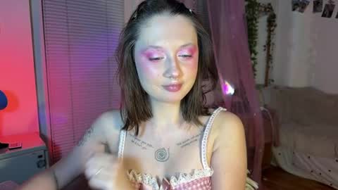 Jennifer Jenny Darling   online show from May 28, 7:22 pm