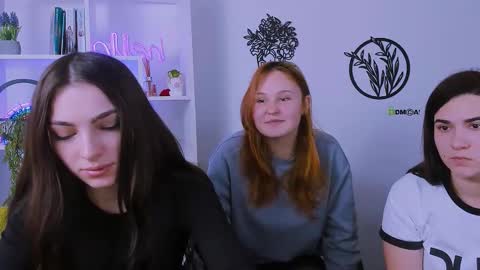 jenny_donne online show from February 18, 12:45 pm