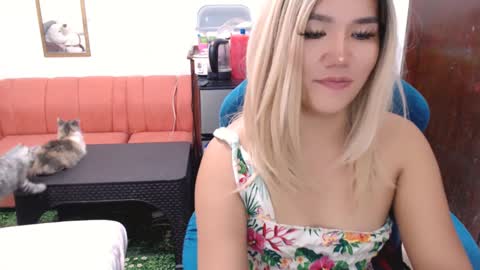 Snapshot of jenny_fromphil chatting on January 3, 12:11 am Jenny online show from January 3, 12:11 am