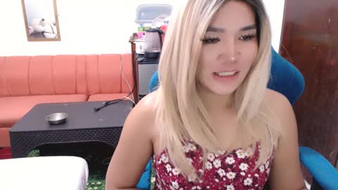 Snapshot of jenny_fromphil chatting on January 3, 11:14 am Jenny online show from January 3, 11:14 am