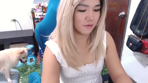 Snapshot of jenny_fromphil chatting on January 14, 7:38 am Jenny online show from January 14, 7:38 am