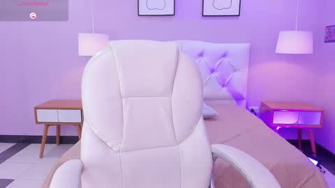 Snapshot of jenny_golden1 chatting on February 7, 2:37 pm Jenny online show from February 7, 2:37 pm