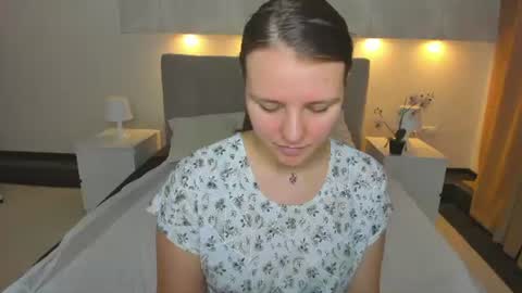 Snapshot of jenny_jimmy chatting on June 12, 9:19 am Jenny online show from June 12, 9:19 am