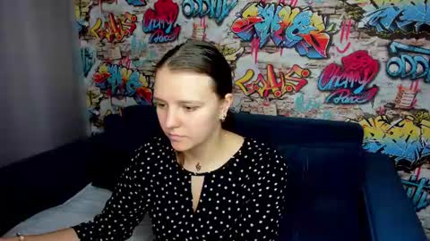 Snapshot of jenny_jimmy chatting on June 15, 9:22 am Jenny online show from June 15, 9:22 am
