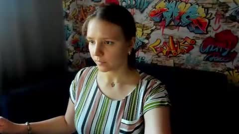 Snapshot of jenny_jimmy chatting on June 17, 9:23 am Jenny online show from June 17, 9:23 am