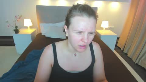 Snapshot of jenny_jimmy chatting on July 1, 9:22 am Jenny online show from July 1, 9:22 am