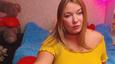 Snapshot of jenny_oliviawow chatting on September 24, 2:09 pm  All the most interesting in private.  my room for my smile  online show from September 24, 2:09 pm