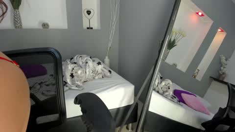 jenny_towers online show from January 20, 9:35 am