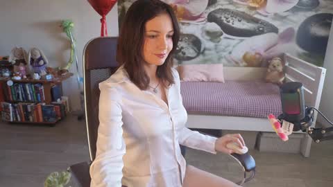 jennycutey online show from February 16, 3:24 am