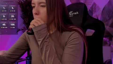 Snapshot of jennydens chatting on December 11, 8:26 am Jenny NO Nude online show from December 11, 8:26 am