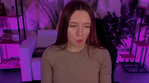 Snapshot of jennydens chatting on December 12, 8:25 am Jenny NO Nude online show from December 12, 8:25 am