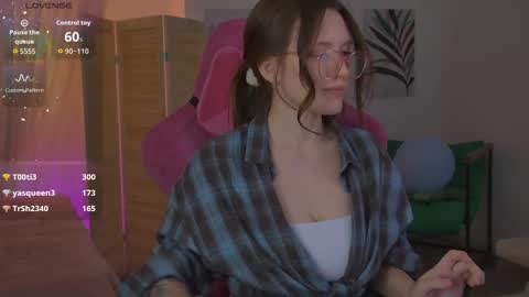 Snapshot of jennydens chatting on April 18, 7:58 pm Jenny NO Nude online show from April 18, 7:58 pm