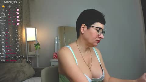 Snapshot of jennymons chatting on March 10, 9:36 am Jenny online show from March 10, 9:36 am