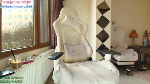 infamous blondiechloe.             Jennyjennywildd online show from January 19, 7:23 am