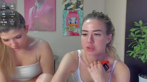 Snapshot of jeremayalove chatting on December 3, 5:20 am Hi hi We are Jessie and Betti online show from December 3, 5:20 am