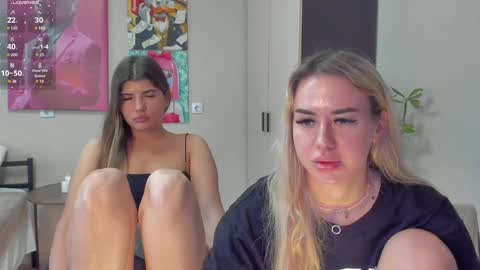 Snapshot of jeremayalove chatting on January 8, 6:20 am Hi hi We are Jessie and Betti online show from January 8, 6:20 am