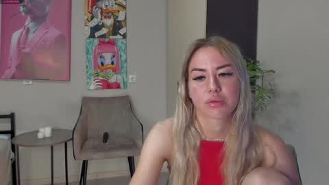 Snapshot of jeremayalove chatting on January 24, 5:42 am Hi hi We are Jessie and Betti online show from January 24, 5:42 am