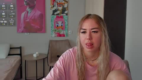 Snapshot of jeremayalove chatting on February 20, 6:28 am Hi hi We are Jessie and Betti online show from February 20, 6:28 am