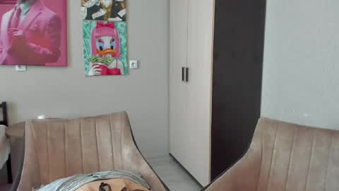 Snapshot of jeremayalove chatting on March 7, 10:13 am Hi hi We are Jessie and Betti online show from March 7, 10:13 am