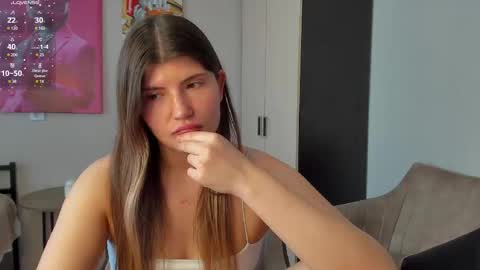 Snapshot of jeremayalove chatting on March 9, 8:07 am Hi hi We are Jessie and Betti online show from March 9, 8:07 am