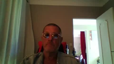 Snapshot of jerflor chatting on October 4, 2:04 pm jerflor online show from October 4, 2:04 pm