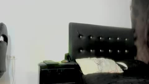 Snapshot of jero_tease_s7s chatting on February 21, 7:04 pm Jeronimo online show from February 21, 7:04 pm