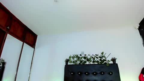 Snapshot of jero_tease_s7s chatting on April 26, 3:37 am Jeronimo online show from April 26, 3:37 am