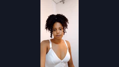 Bella online show from February 15, 1:41 pm