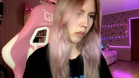 jerrienyhan online show from January 19, 3:27 pm