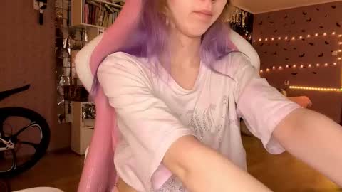 jerrienyhan online show from February 11, 1:27 pm