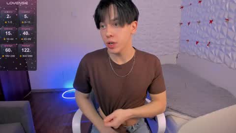 Snapshot of jerrybomb_ chatting on April 11, 2:49 am Jerrybomb online show from April 11, 2:49 am