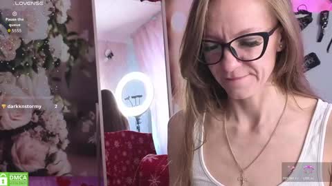 jesica_moon_peachyy online show from May 9, 3:01 am