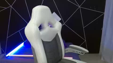 Snapshot of jesiclark chatting on January 12, 7:00 am sofi online show from January 12, 7:00 am