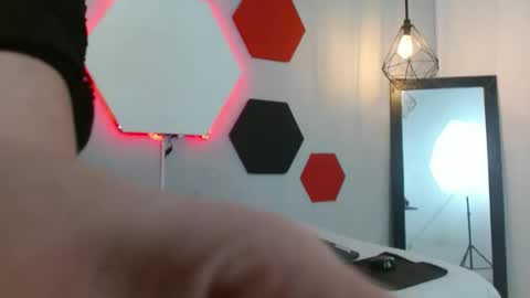 Snapshot of jesiclark chatting on February 13, 8:48 am sofi online show from February 13, 8:48 am