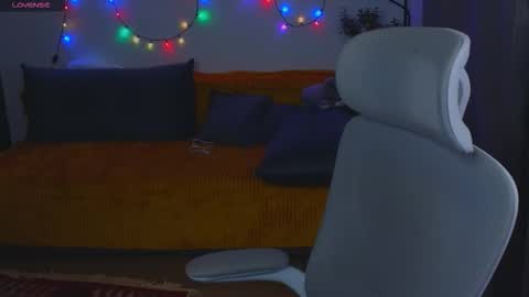  JessieVibes online show from November 10, 12:37 pm