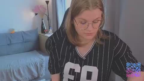  JessieVibes online show from June 20, 2:42 pm