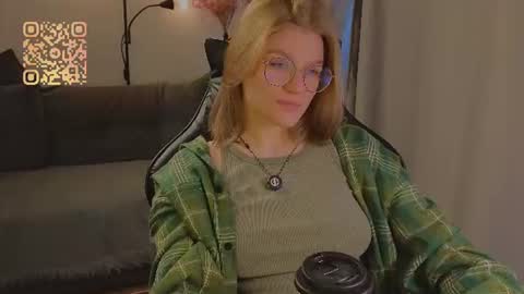  JessieVibes online show from July 16, 1:39 pm