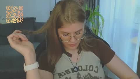  JessieVibes online show from July 18, 2:10 pm