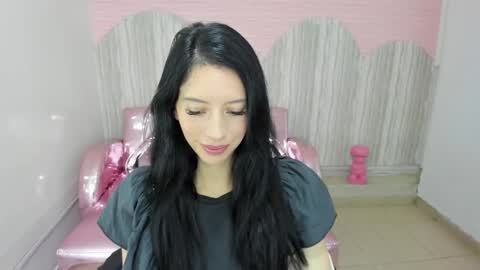 Snapshot of jess_a_ chatting on December 18, 11:34 am Jess online show from December 18, 11:34 am